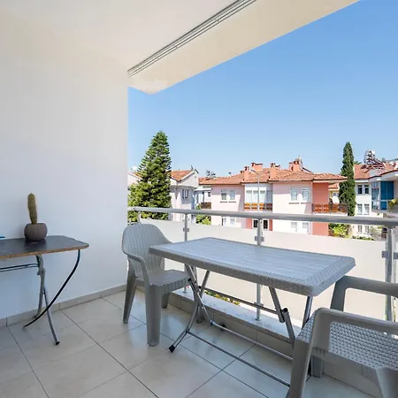 Daire A Spacious, Comfortable And Cozy Close To The Center Of